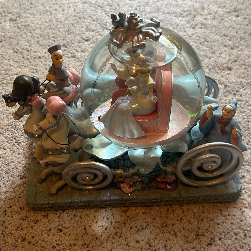 Disney  50th Anniversary Musical Snow Globe Carriage with Cinderella and Prince